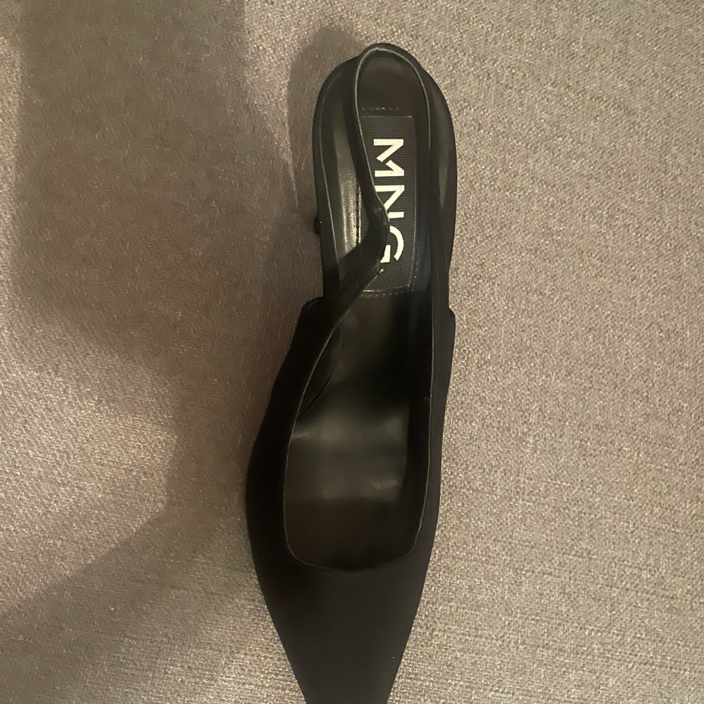 Mango - Picture 2 of 4